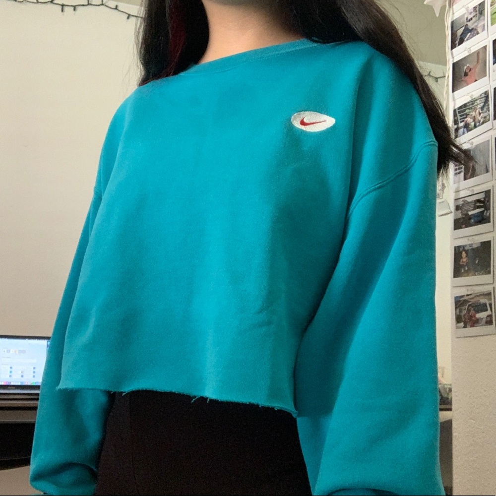 vintage cropped nike crew neck